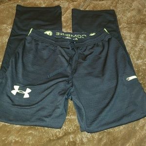 Under Armour Combine youth large athletic pants